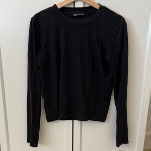 Zara Dark Grey Long-Sleeve Crewneck Tee